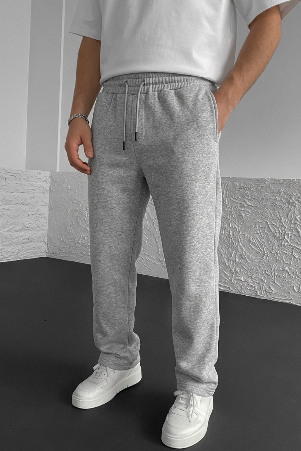 STRAVON Erkek Gri Pamuklu Baggy Fit Rahat Kesim Beli Bağlamalı Yan Cepli Örme Eşofman Altı görsel 3