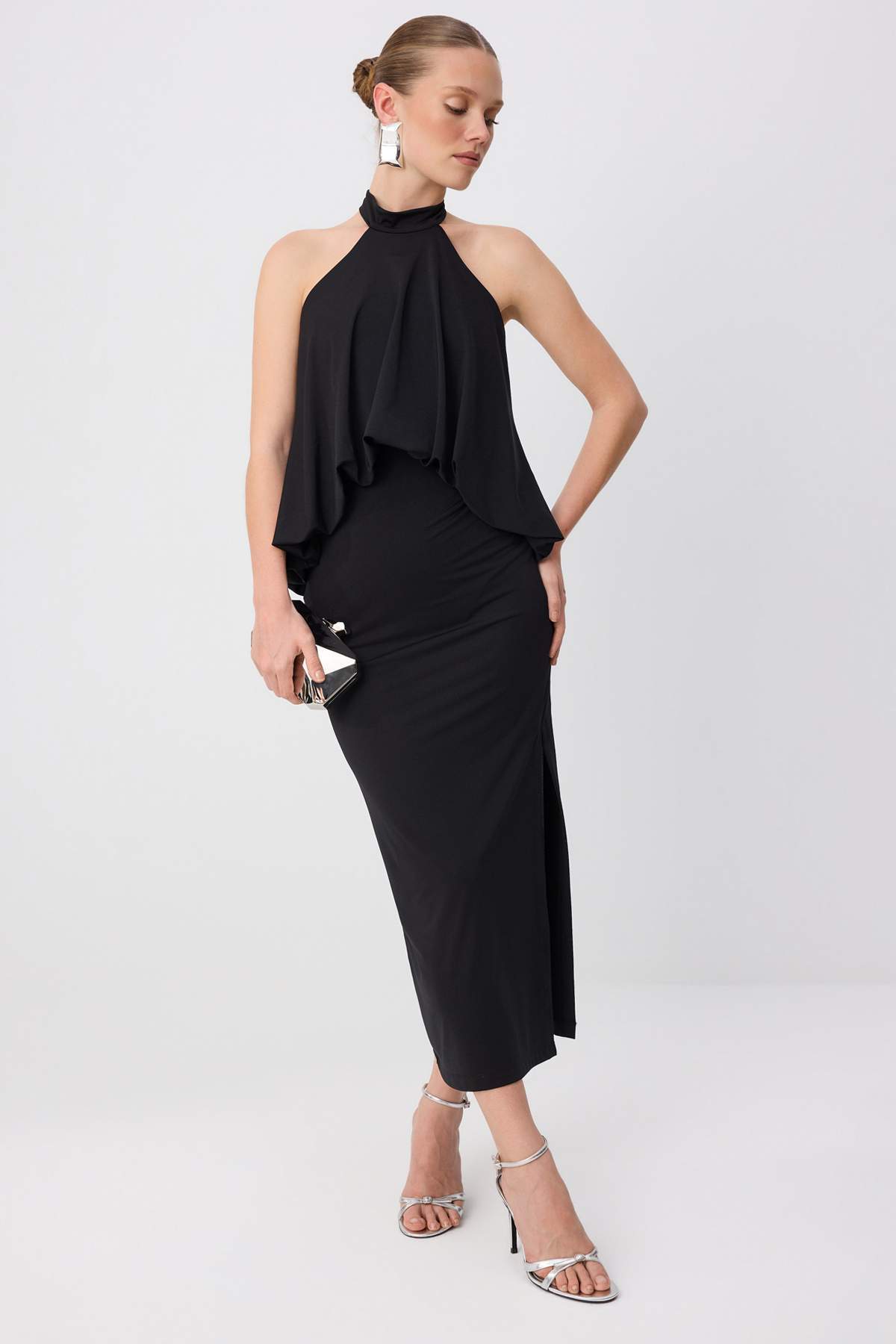 Trendyolmilla Siyah Dik Yaka Shift/Düz Kesim Maxi Örme Elbise TPRSS26EL00289