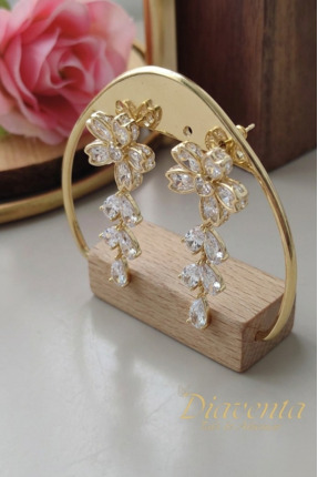 DİAVENTA TAKI VE AKSESUAR XUPING JEWELRY BEYAZ ZİRKON TAŞLI SALLANTILI ÇİÇEK ...