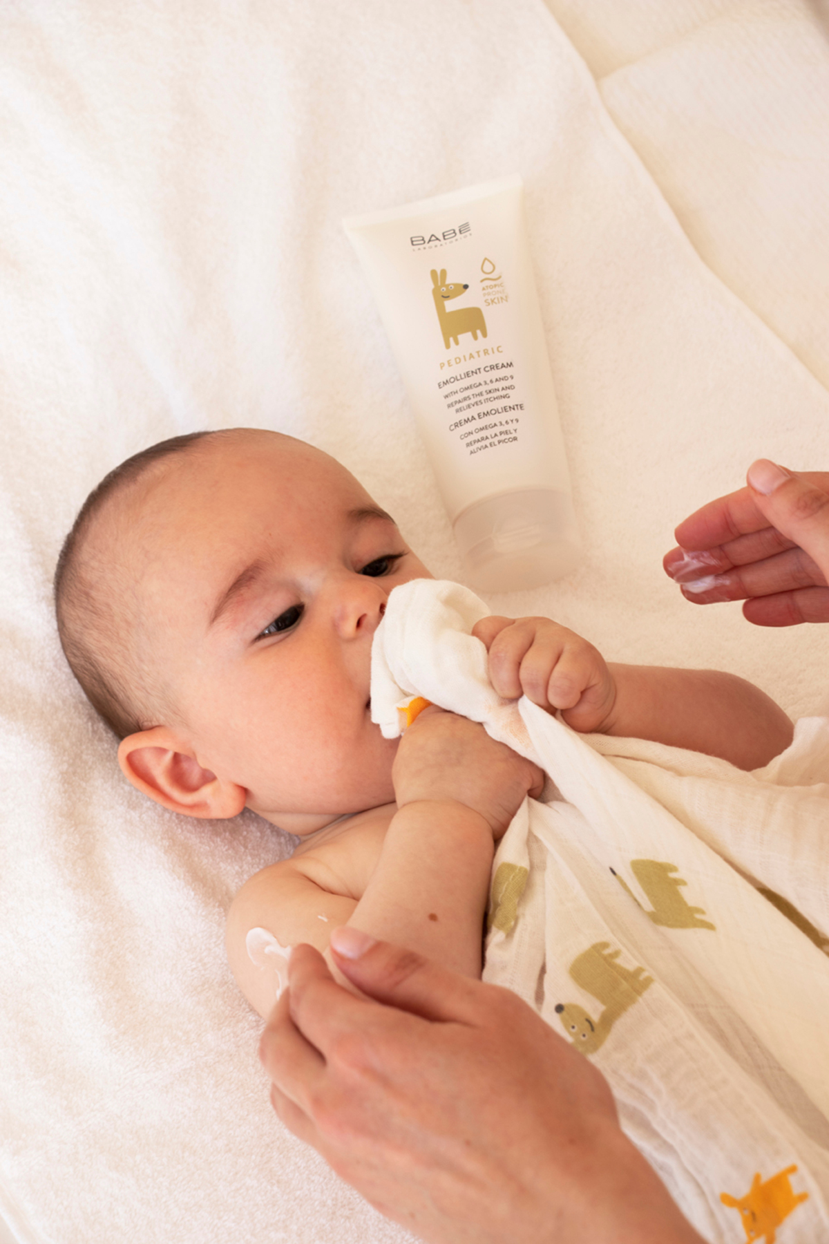 Pediatric Atopic Skin Emollient Cream 200ml - Bebek ve Çocuklar İçin Besleyici Vücut Kremi — 8437000945727 — تصویر 8 از 8
