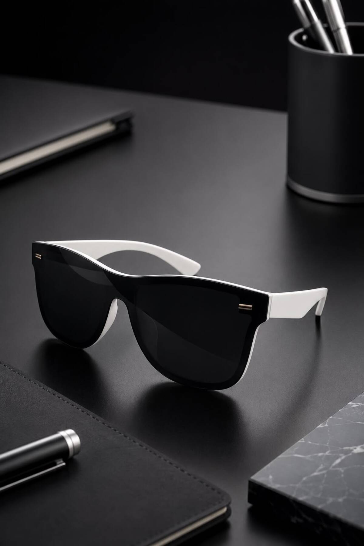 LUXURY SERIES BLACK OVERSİZE MONOLITHIC GLASS SUNGLASSES