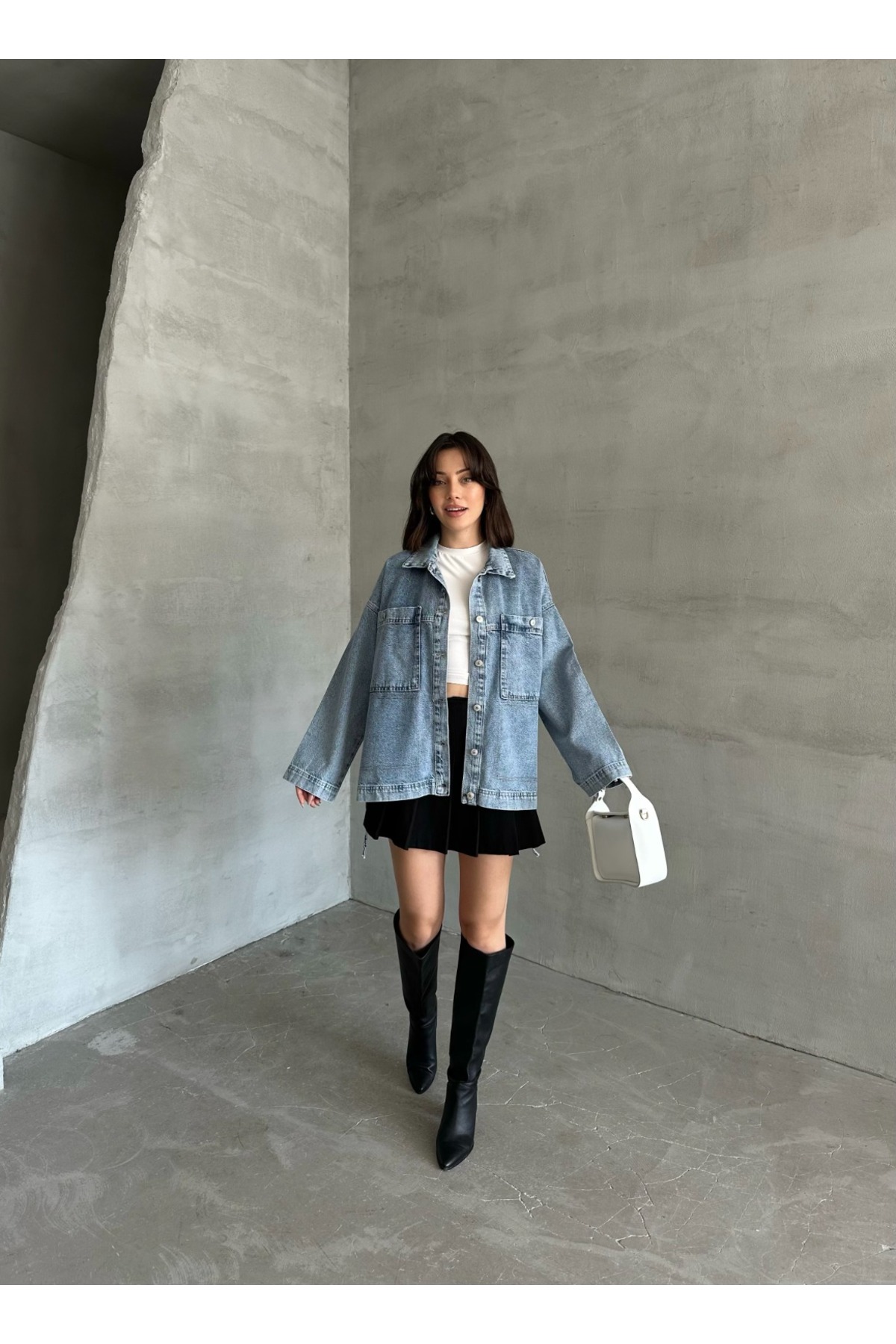 Esra Butik78 Açık Mavi Yıkamalı Oversize Kot Ceket Çift Cepli Salaş Denim Ceket görsel 3