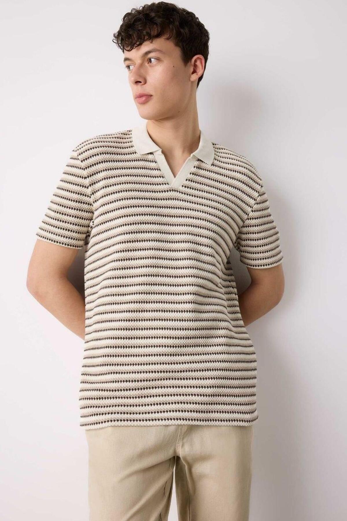 Defacto Regular Fit Polo Neck Striped Textured Short Sleeve T-Shirt D7249Ax25Sp