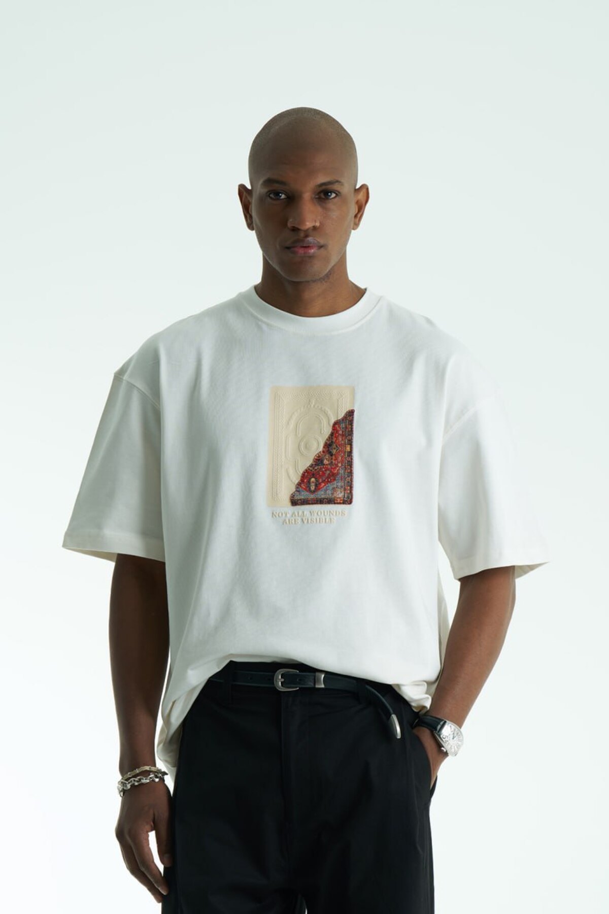 SHANBERWEAR Not All Wounds Are Visible Oversize Tişört Ekru görsel 2