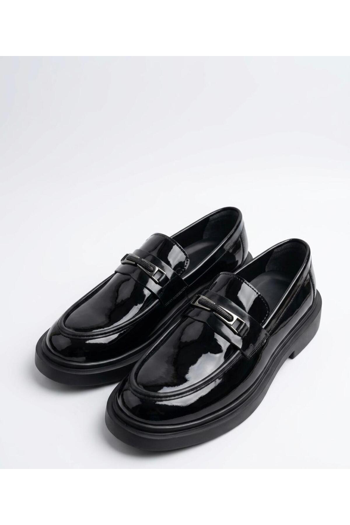 UZN AYAKKABI Erkek Rugan Kundura Ayakkabı Siyah Metal Tokalı Modern Loafer görsel 4