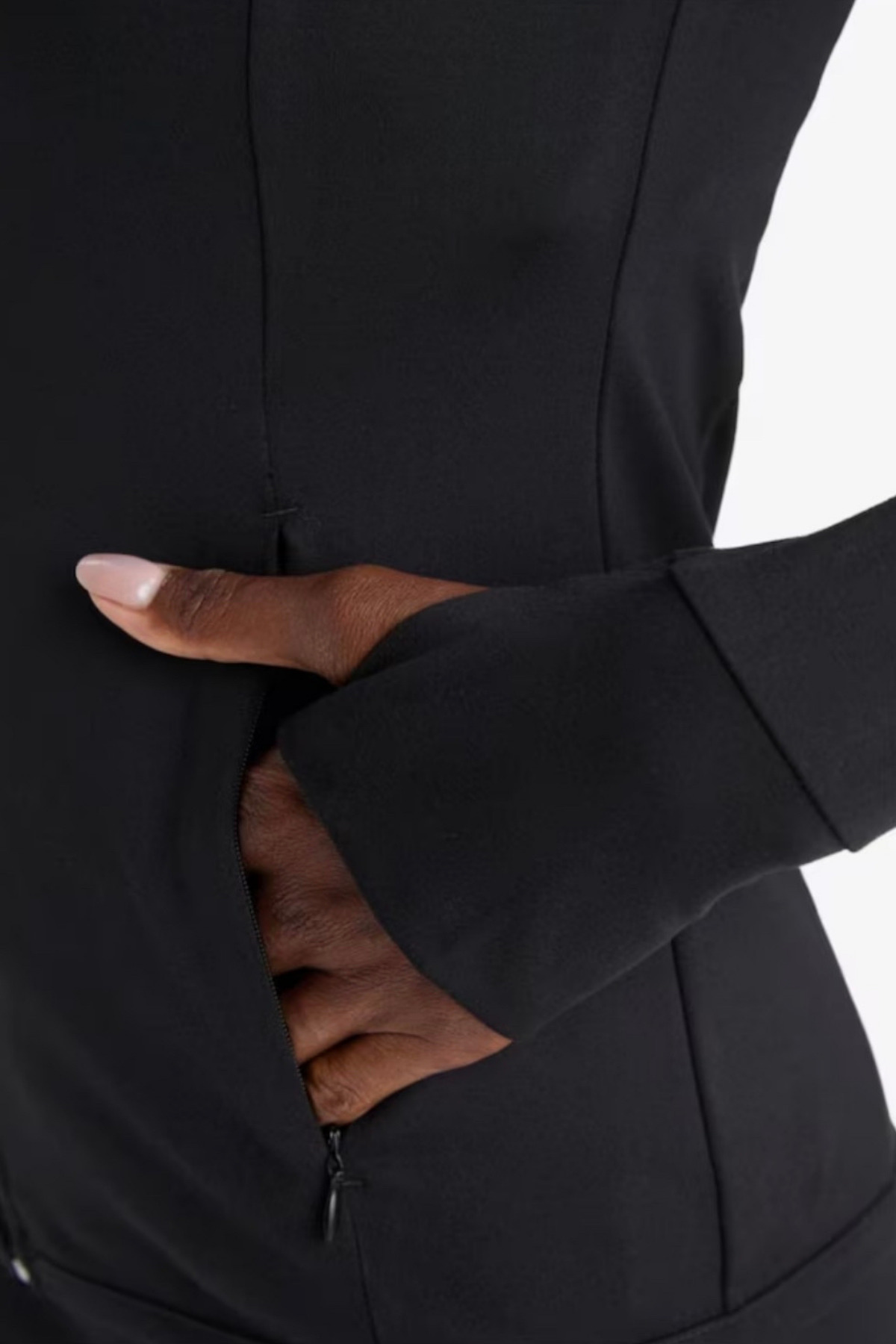 ژاکت کش باف پشمی پایه یقه بلند مشکی زیپ دار با جیب و جزئیات انگشت 6