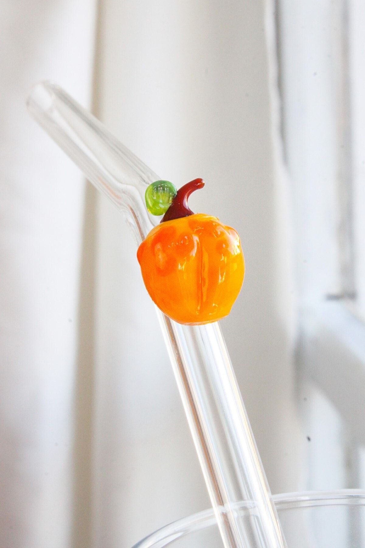 ADAMODART-Set of 2 Glass Straws with Strawberry & Apricot Figures 2
