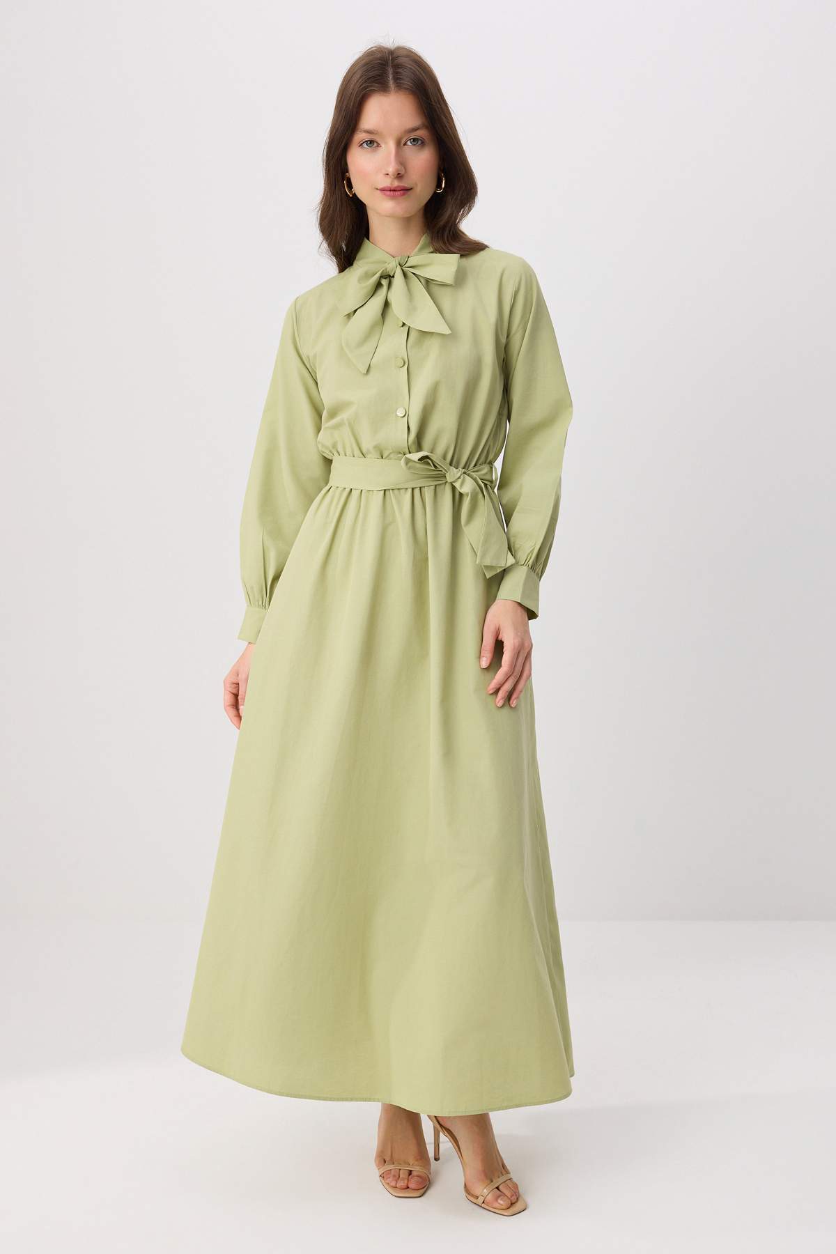 Trendyolmilla Modest Çağla Yeşil Fular Yaka Kaplama Düğme Detaylı Maxi Dokuma Tesettür Elbise TCTSS26EB00200