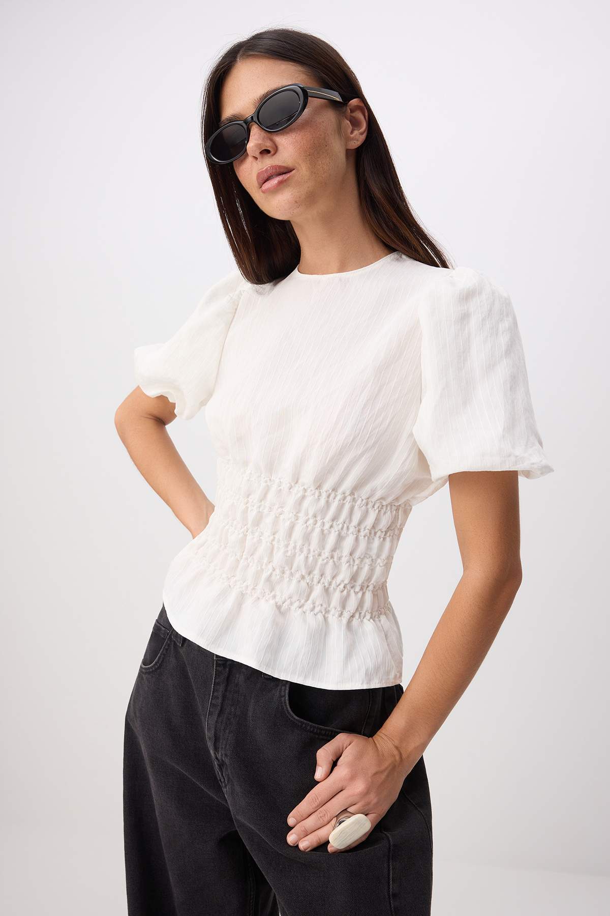Trendyolmilla Beyaz Gipeli Balon Kol Fitted Dokuma Bluz TWOSS26BZ00860