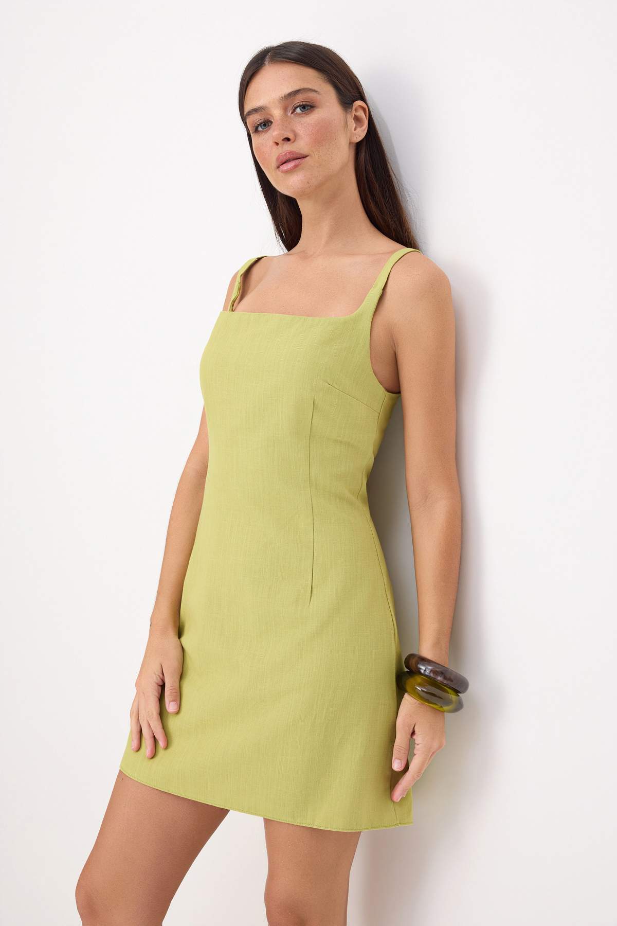 Trendyol Kollektion Ölgrünes Trägerkleid / Mini-Webkleid TWOSS26EL00686
