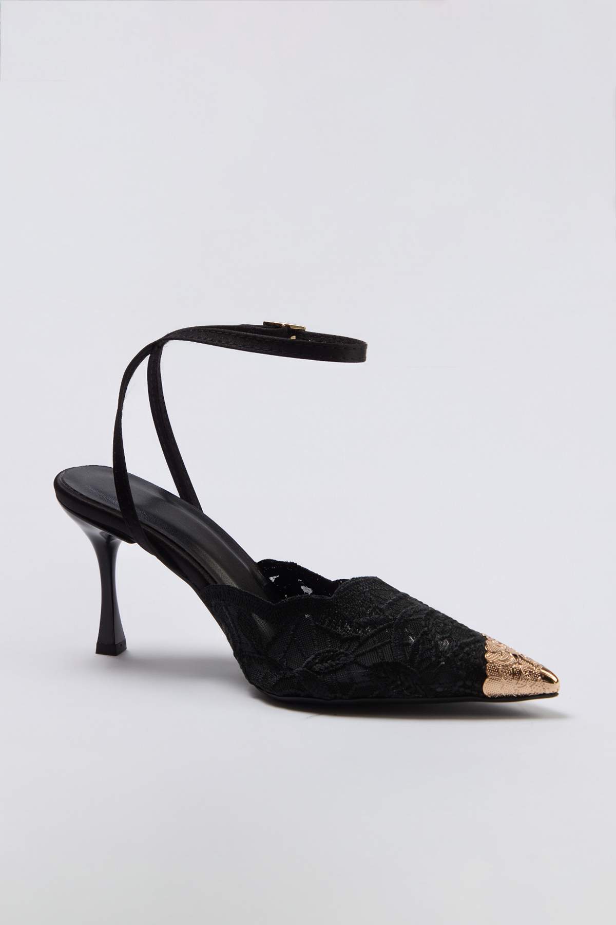 elegantne-ljetne-sandale-na-visoku-petu