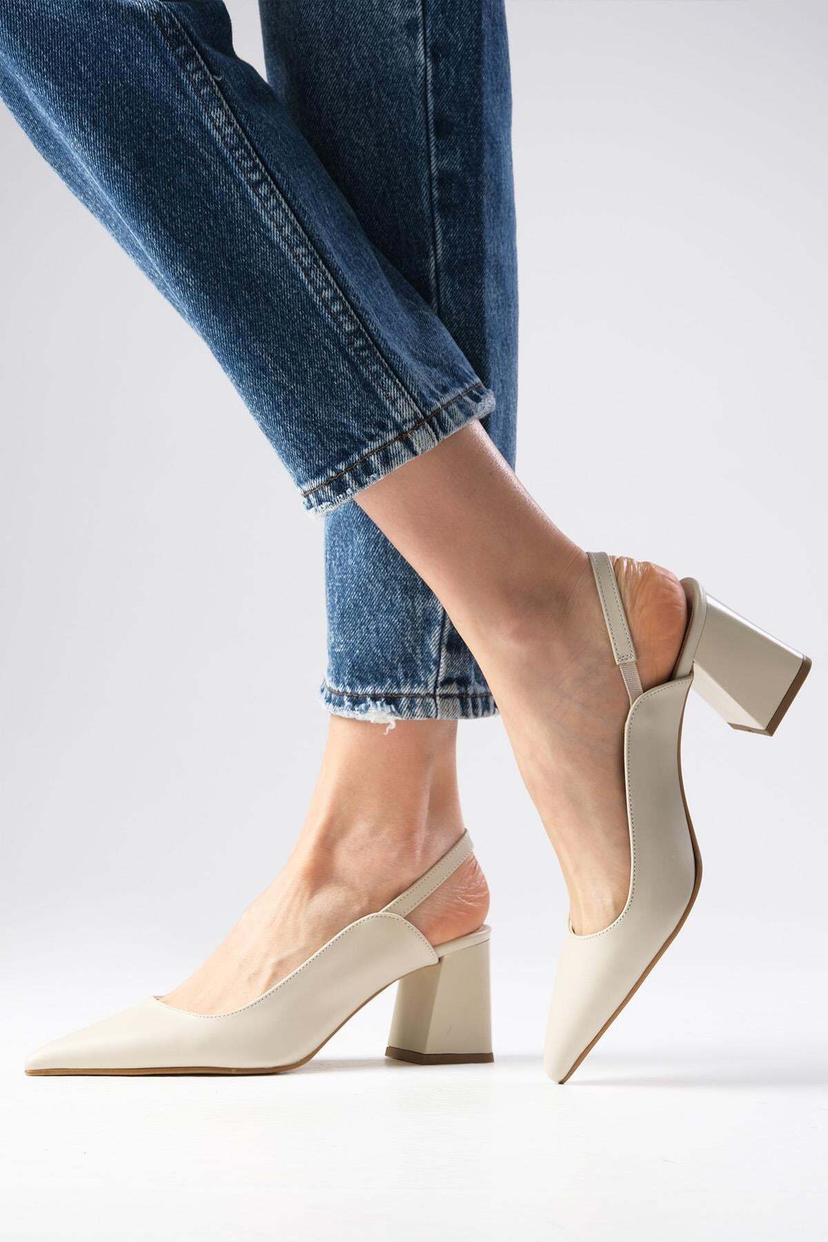Anette Beige Shoes with Pointed Toe and Thick Backed Heels