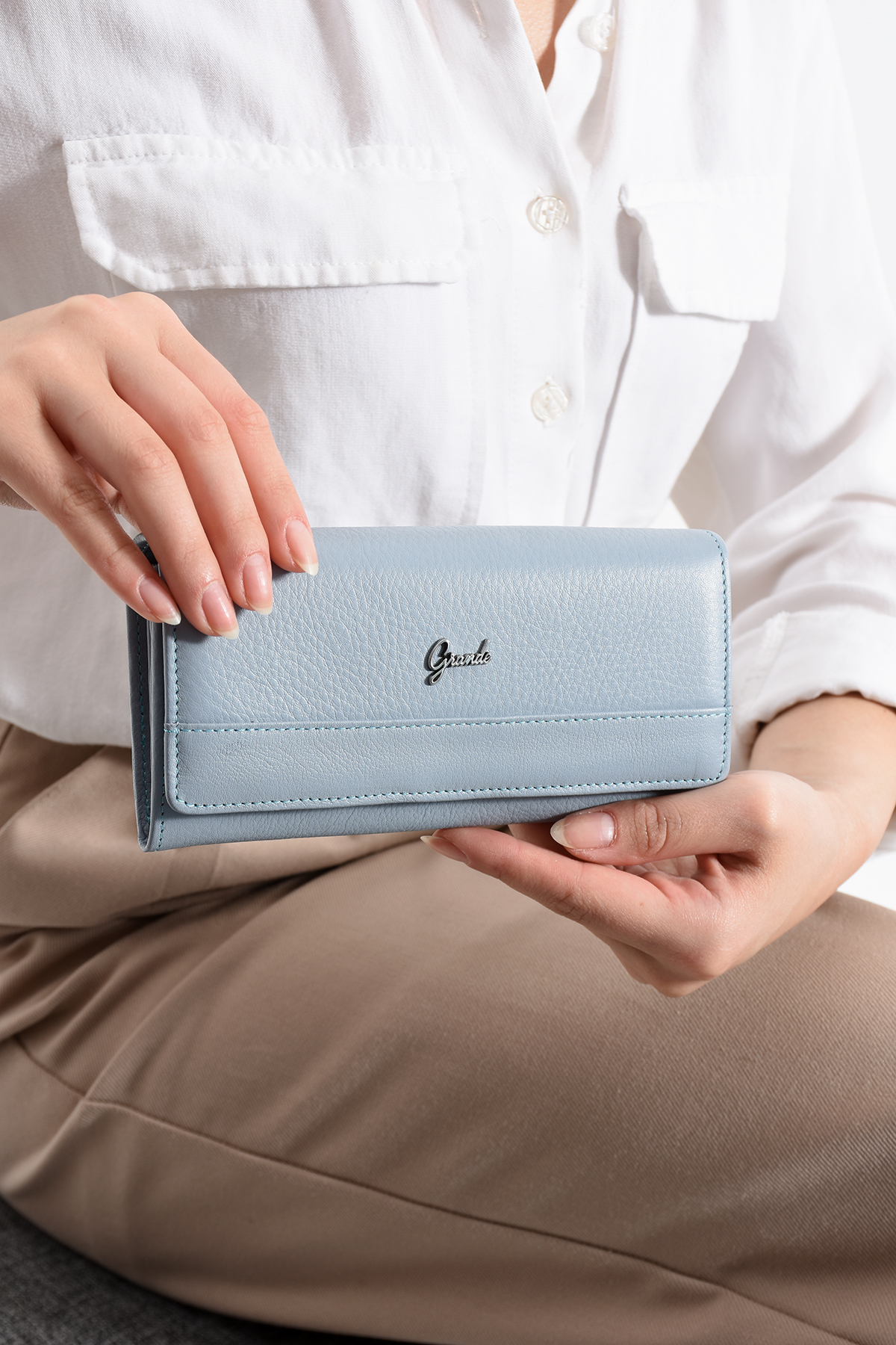 2615 100% GENUINE LEATHER WALLET ICE BLUE