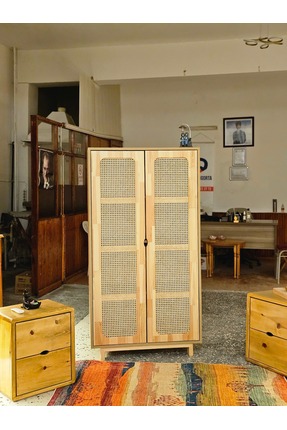 Biz Işıklar Masif Ahşap Kapaklı Hazeranlı Dolap