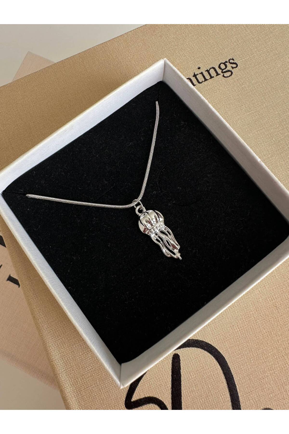 Deniz Anası Charm Çelik Zincirli 45 cm Yazlık Gümüş Kolye - Detay Görseli 3