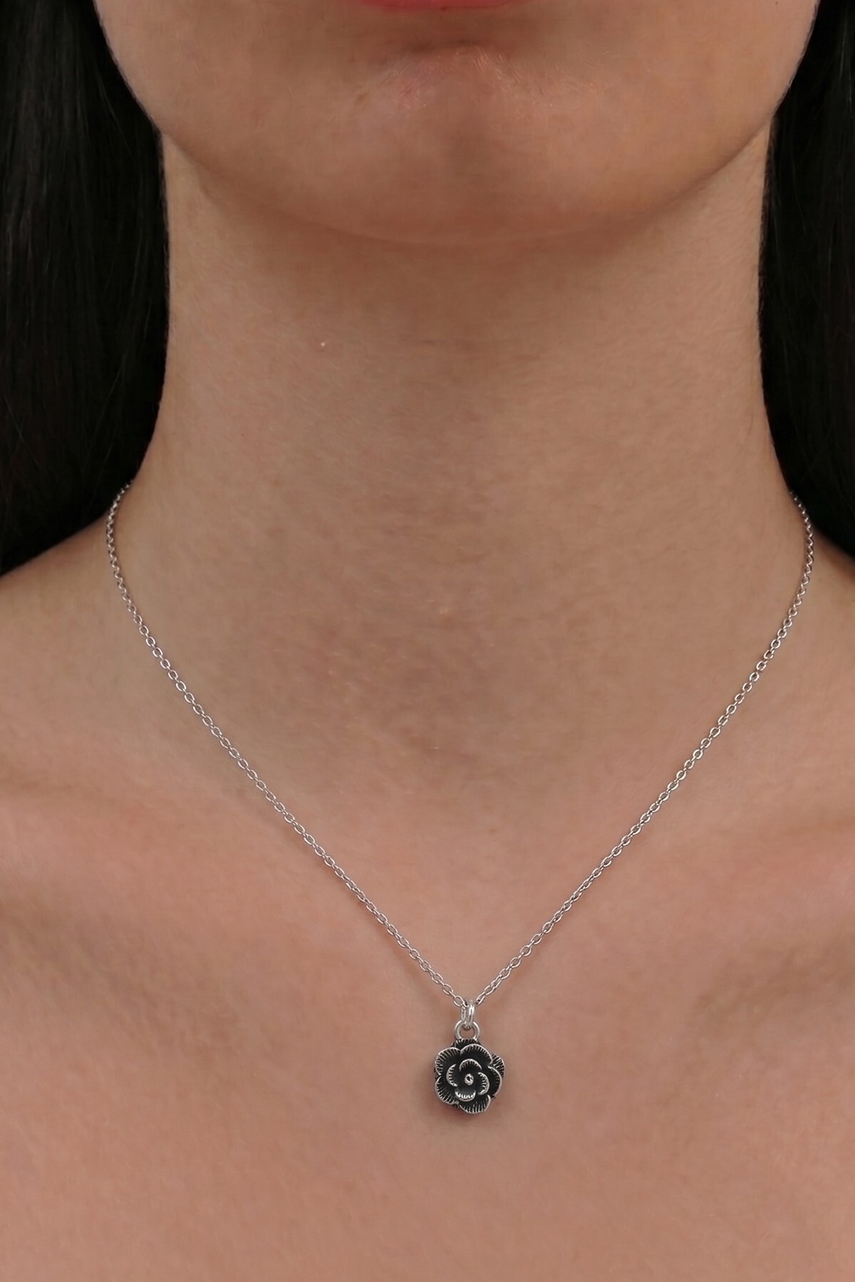Söğütlü Silver 925 Ayar Gümüş Katmerli Kara Gül Modeli Nostaljik Kolye Otantik SGTL13432GUMUS