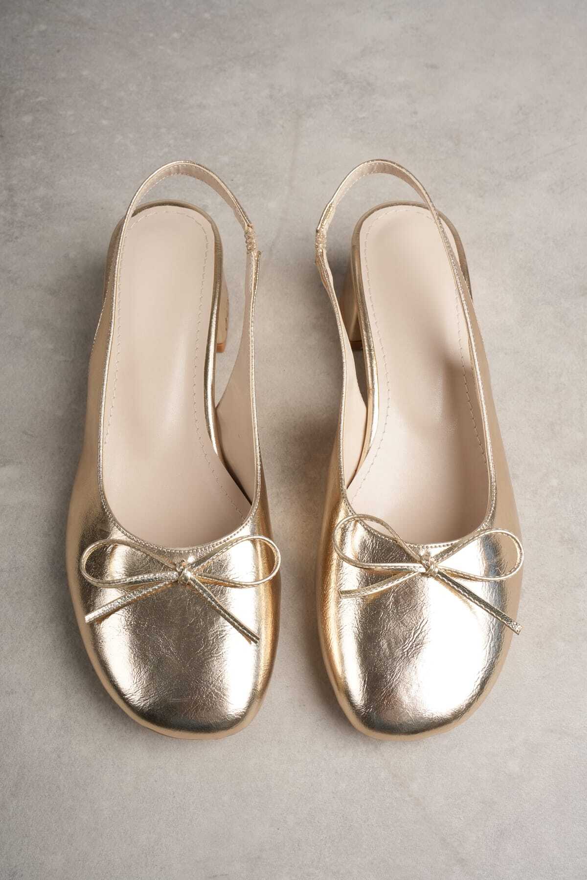 GÜZEL SHOES Altın Rengi Kadın Fiyonk Detaylı Modern Kare Burunlu Topuklu Ayakkabı görsel 2