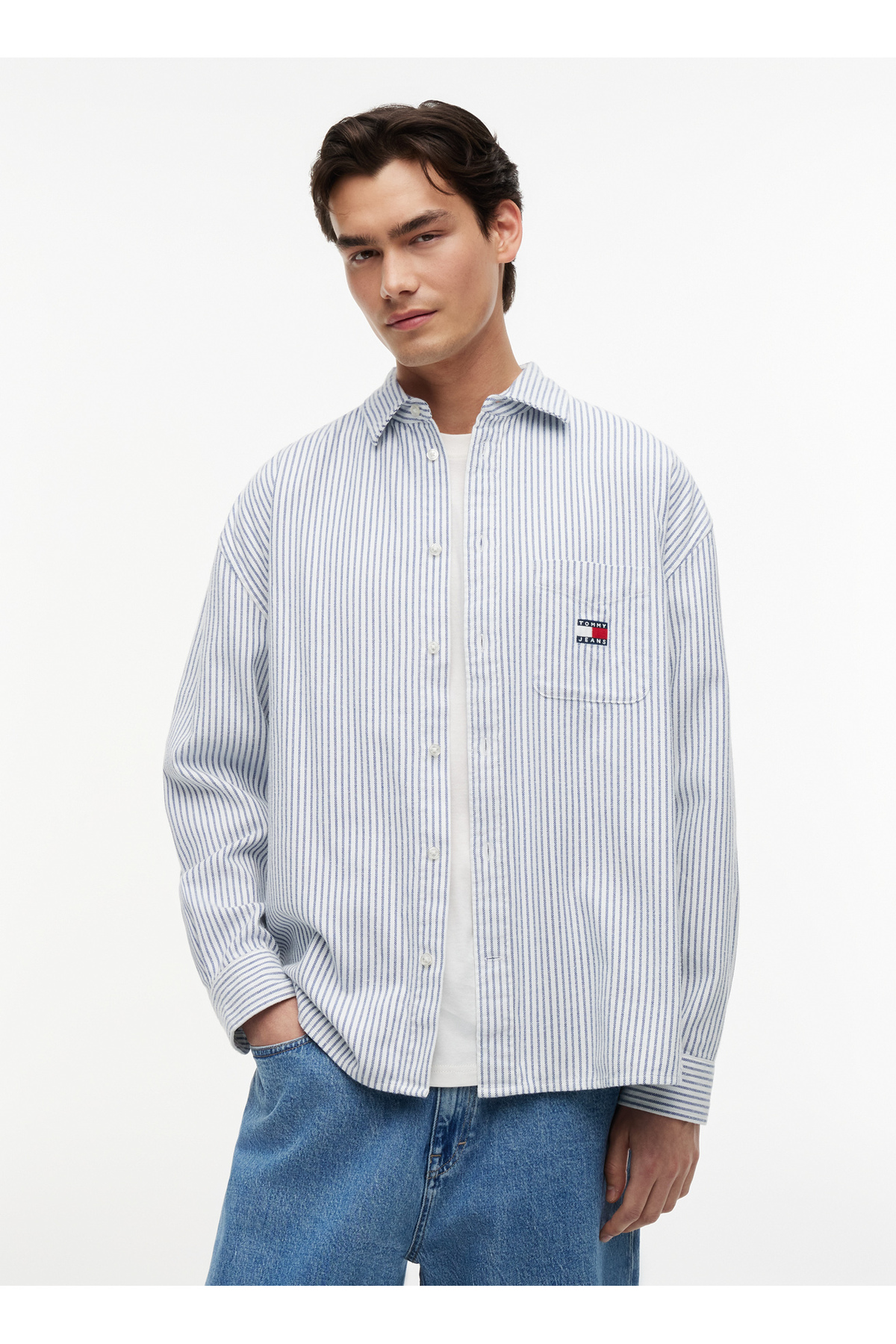 پیراهن مردانه راه راه آبی سایز بزرگ DM0DM23138C63 TJM OVERSZ STRIPE OX تامی جینز پیراهن Tommy Jeans
