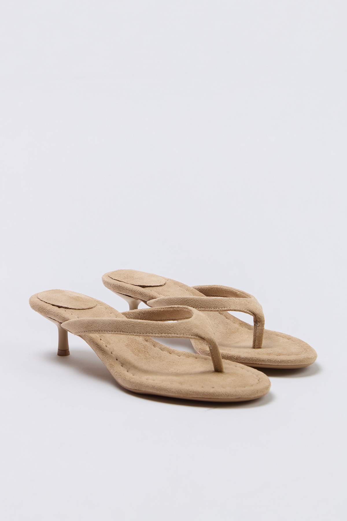TRENDYOL SHOES Shaddy Nude-305 Wildleder Damen-Flip-Flops mit Absatz TAKSS26T...