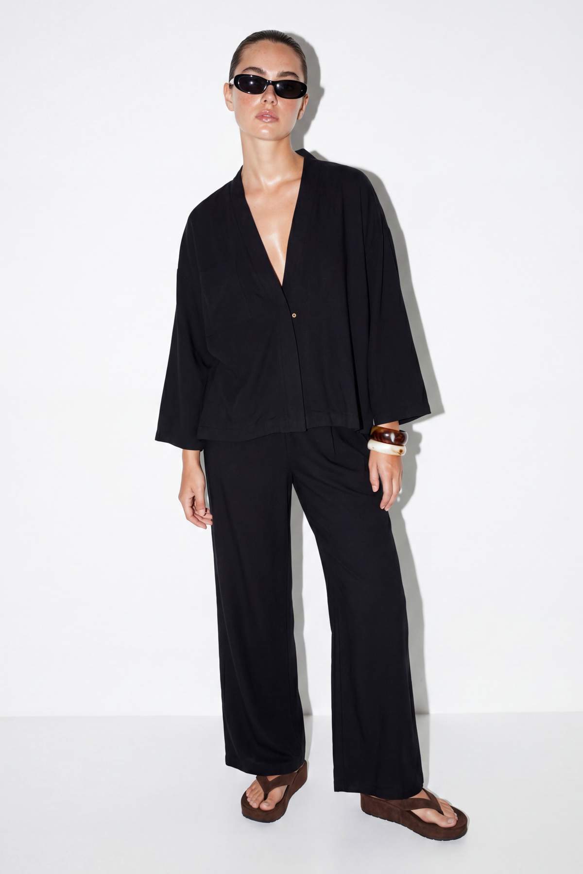 Drop by Trendyolmilla Siyah Oversize Gömlek Ceketli Lastik Belli Pantolon Dokuma Modal Takım TDRSS26AU00023