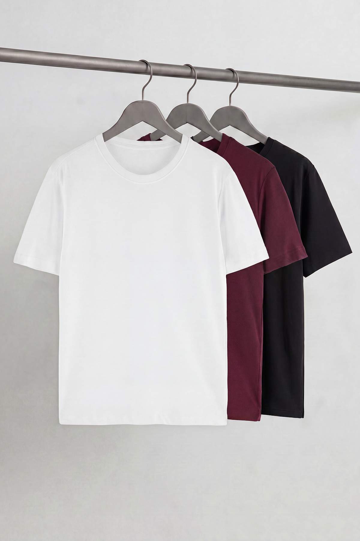 Trendyolmilla Man Bordo- Beyaz- Siyah 3'lü Paket Slim/Dar Kesim Basic %100 Pamuk Tok Kumaş T-shirt TMNSS19BO0007