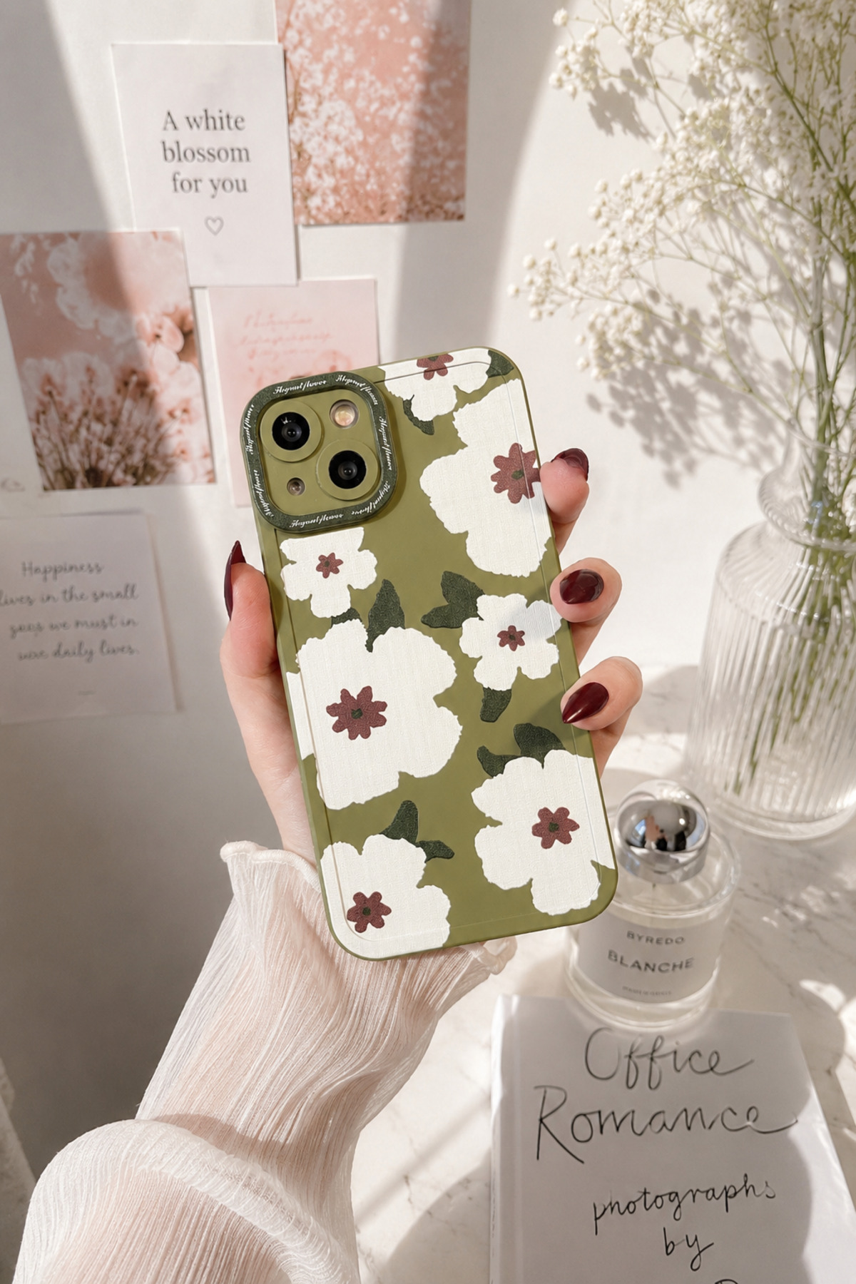 IPHONE 15 KHAKI FLOWER CASE