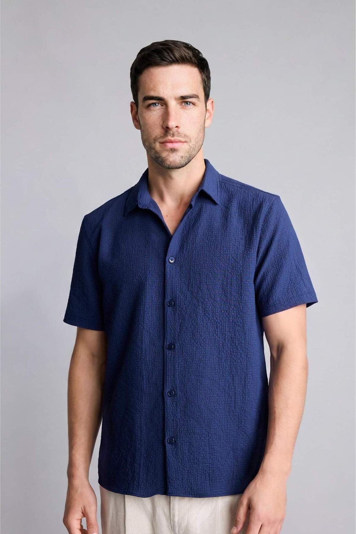 Regular Fit Polo Yaka Krinkıl Kısa Kollu Gömlek E1223AX26SM — سرمه‌ای — تصویر 2 از 4