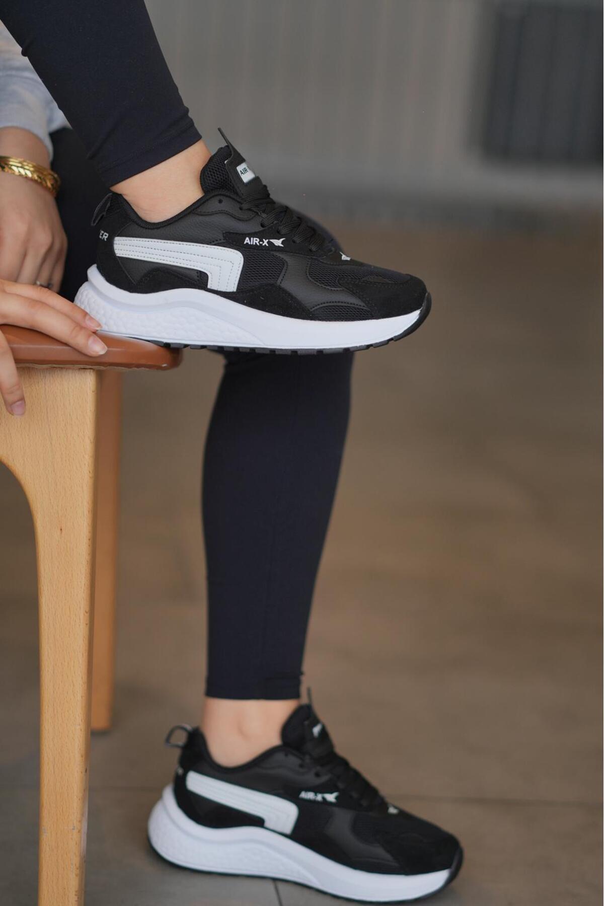 Women's Black and White Sneaker Casual Sports Shoes 086