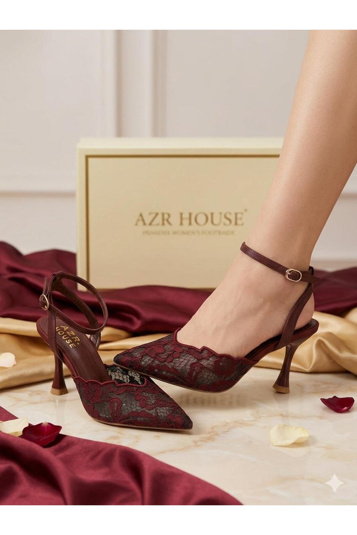 AZR Yeni sezon yeni model topuklu ayakkabı dantel işlemeli. - Topuklu tasarımı ile feminen ve şık bir duruş sağla