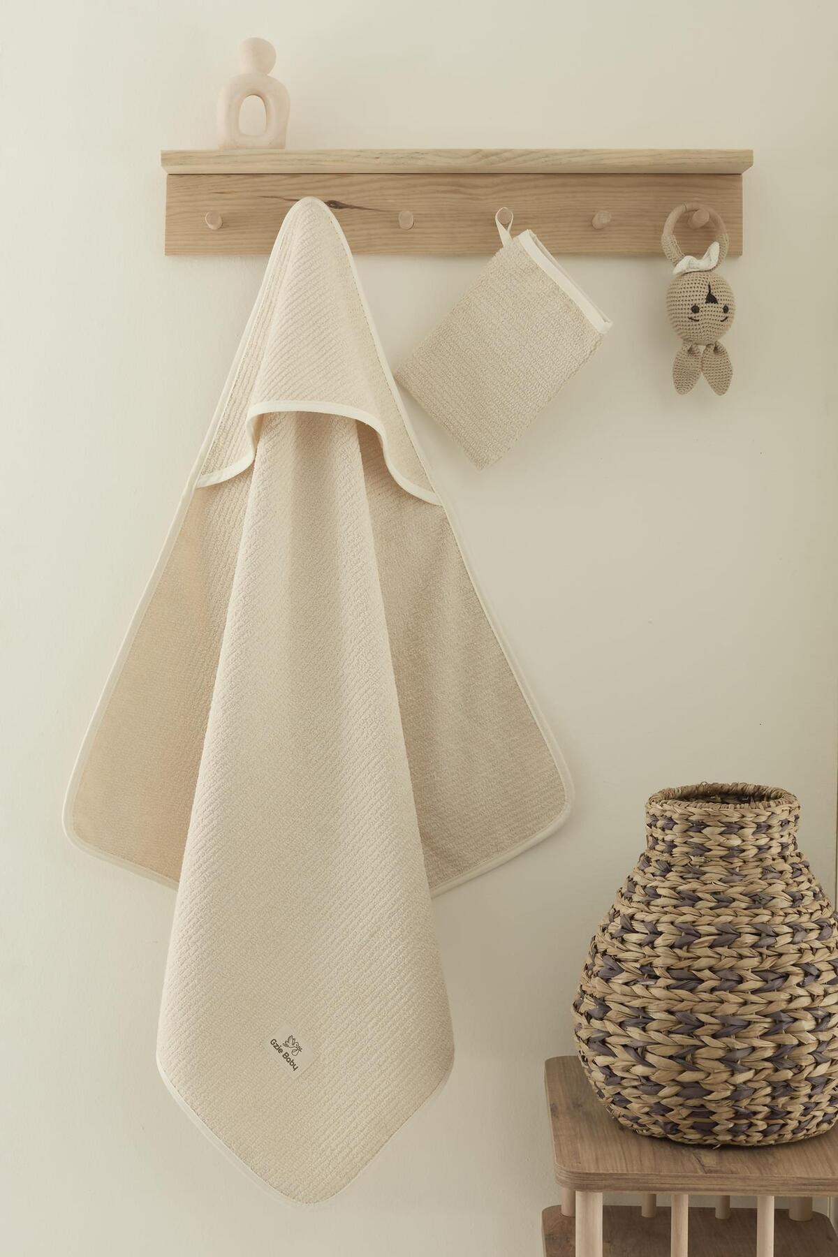 100% Cotton Baby Towel Swaddle 75x75 and Pouch