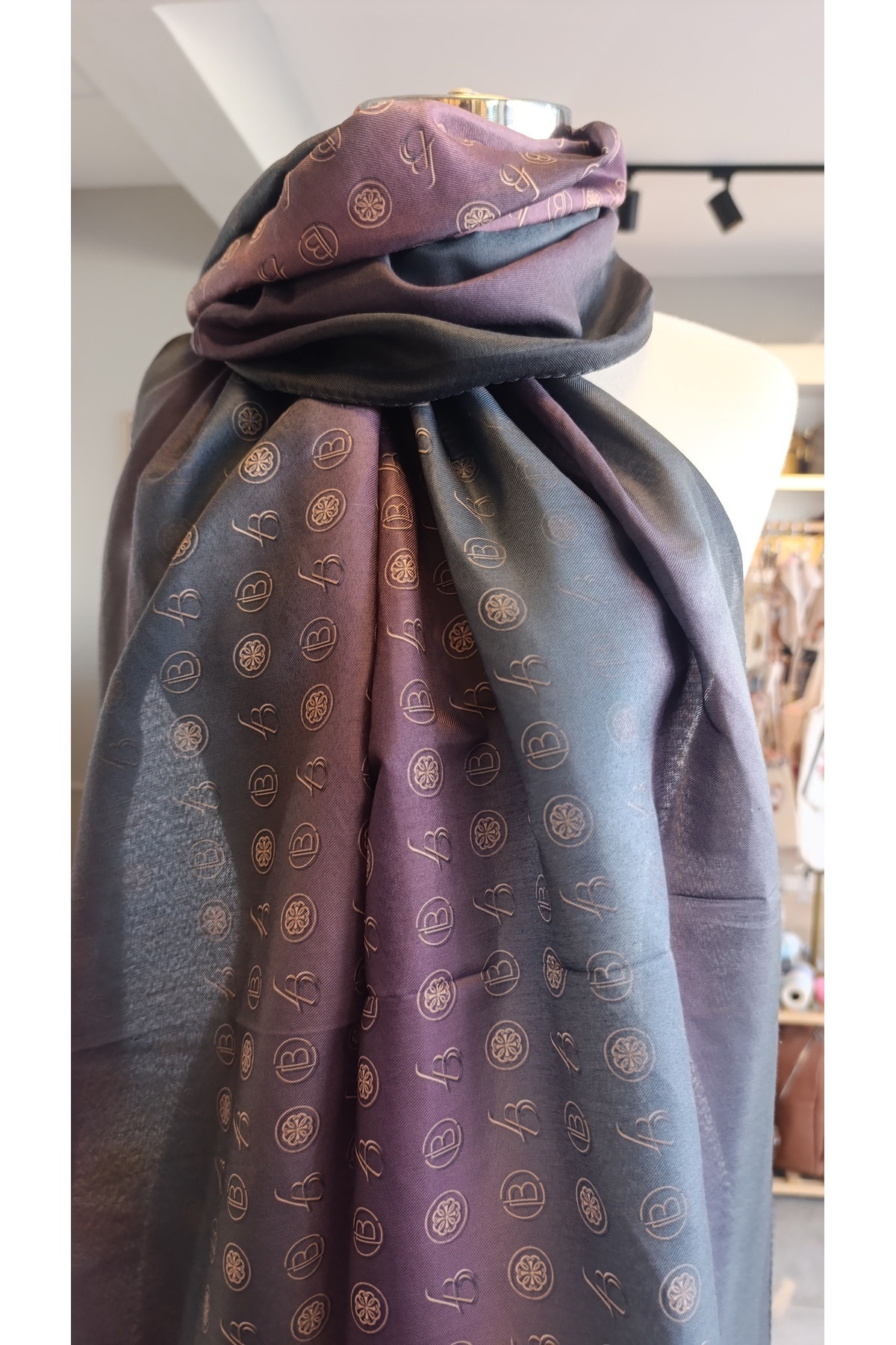 LA BOUTIQUE ÖZEL SERİ ŞAL