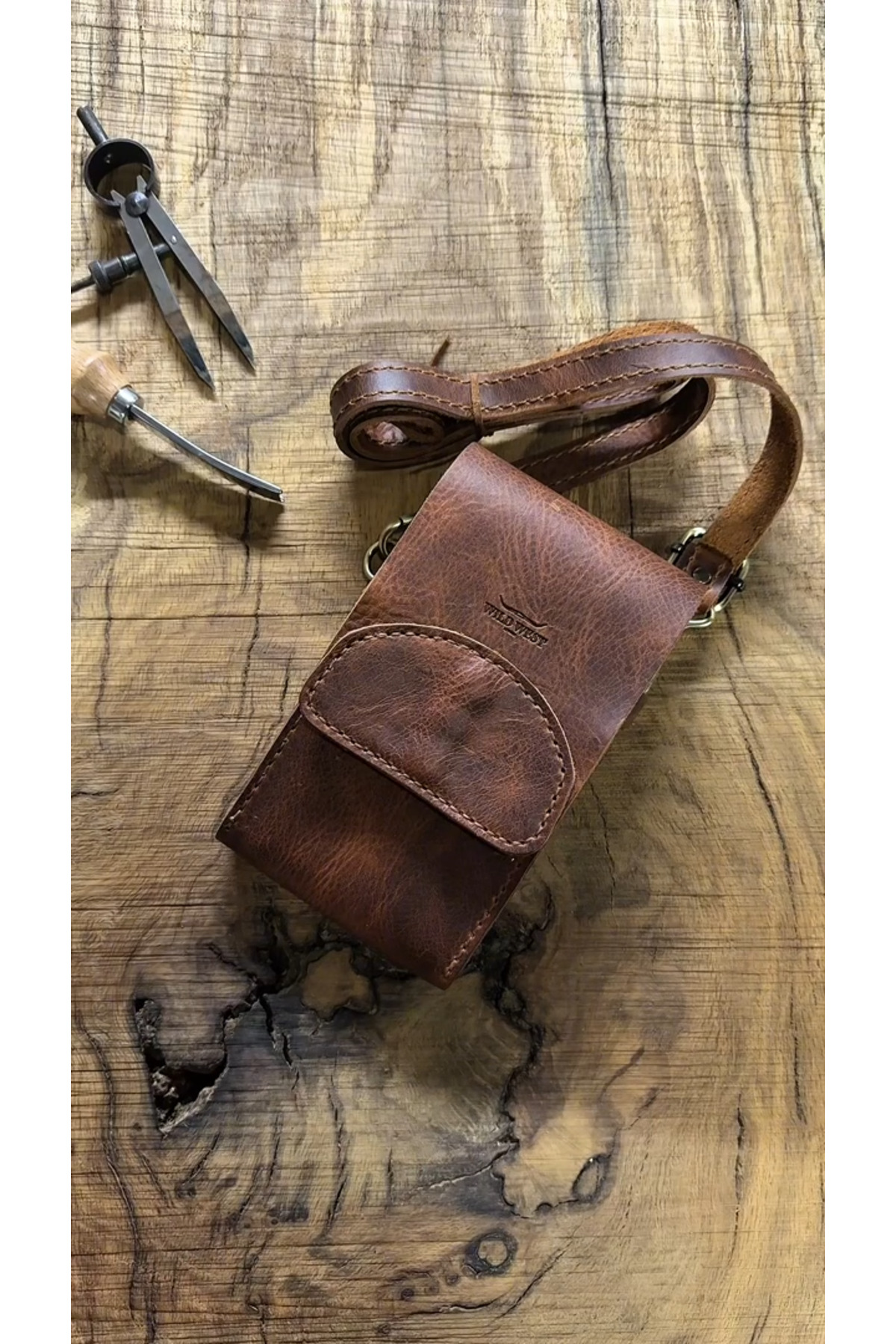 Wild West Crafted Kanguru Man Düz El yapımı Erkek çapraz çanta. Günlük şık pratik kullanım.Doğum günü&Babalar günü&Sevgililer günü hediyesi