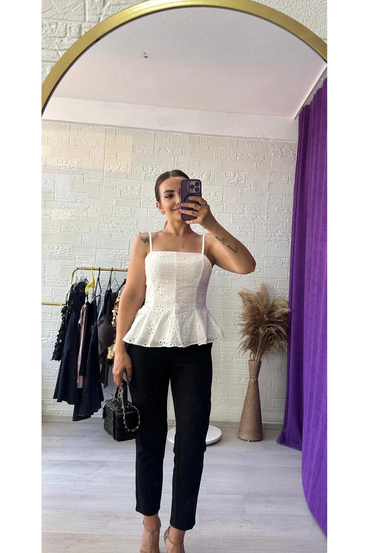 Derya Akyol Kadın Beyaz İp Askılı Fisto Brode Peplum Bluz - Fiyatı