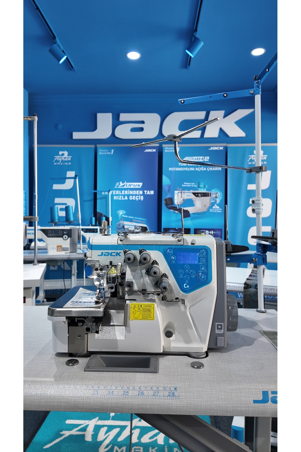Jack C4-4 İPLİK FULL OTOMATİK OVERLOK MAKİNASI (7000 DEVİR