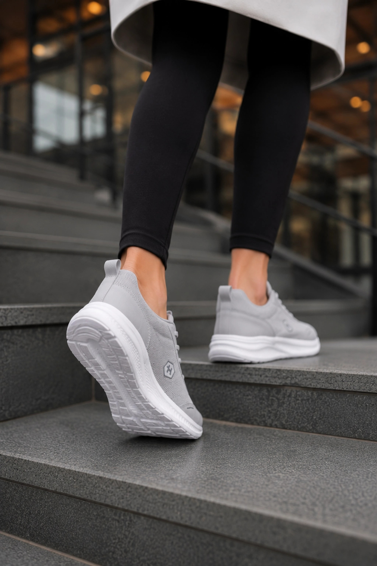 Nova Air Kadın Günlük Yürüyüş ve Spor Ayakkabı Hafif Sneaker - Gri — رنگارنگ — تصویر 4 از 4