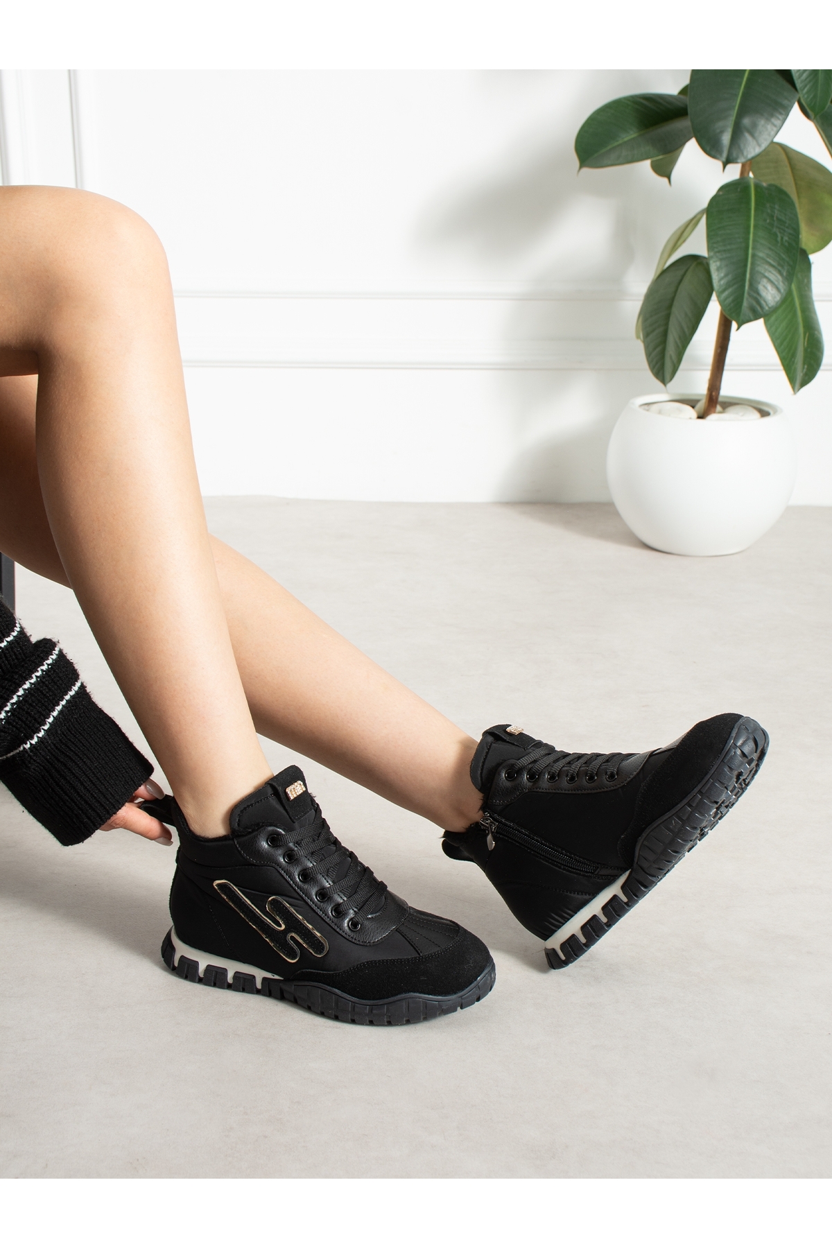 ALEMDAR AYAKKABI CARİNA Siyah İçi Kürklü Gizli Topuk Kadın Sneakers Bot görsel 3
