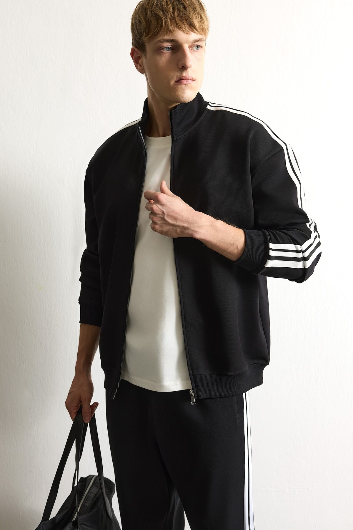 DeFacto Nefes Alabilen Boxy Fit Fermuarlı Dik Yaka Sweatshirt F0106AX26AU — مشکی