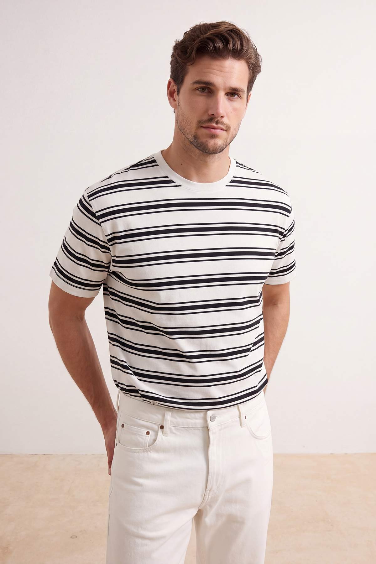 Trendyolmilla Man Çok Renkli Oversize/Geniş Kesim Çizgili T-Shirt TMNSS26TS00061