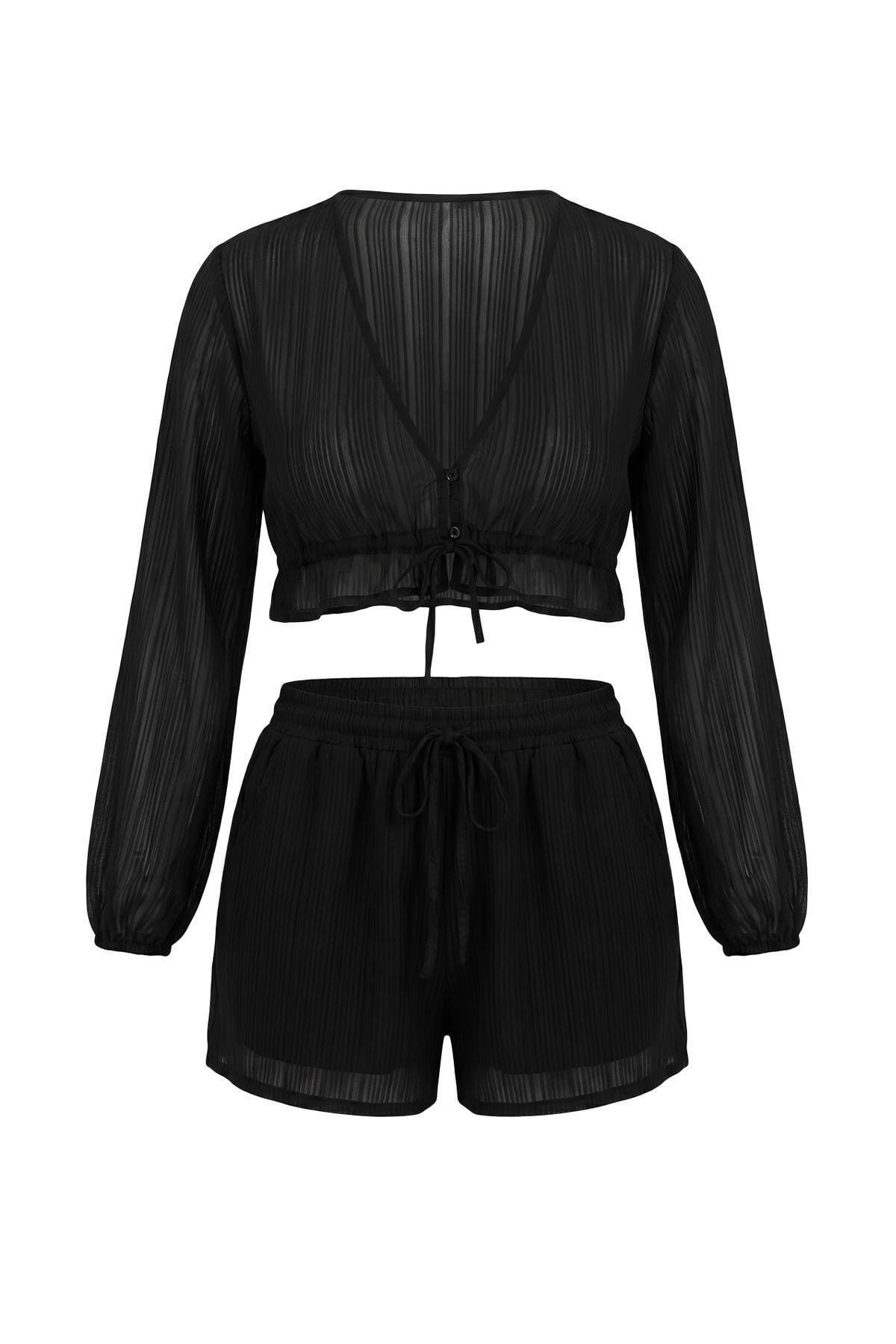 Trendyolmilla Siyah Dokuma Fırfır Detaylı Crop Plaj Bluz Şort Takım TBESS26AU00028