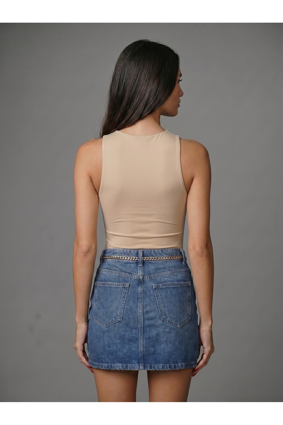 Kadın Bej Halter Yaka Slim Fit Likralı Bodysuit Günlük Şık Çıtçıtlı Body 4