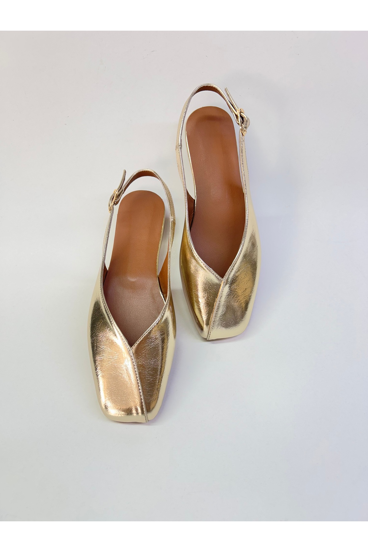 azza shoes BİANCA KADIN KARE KALIP PARLAK ARKASI AÇIK TOKA DETAYLI ZARİF ŞIK GÜNLÜK BABET görsel 7