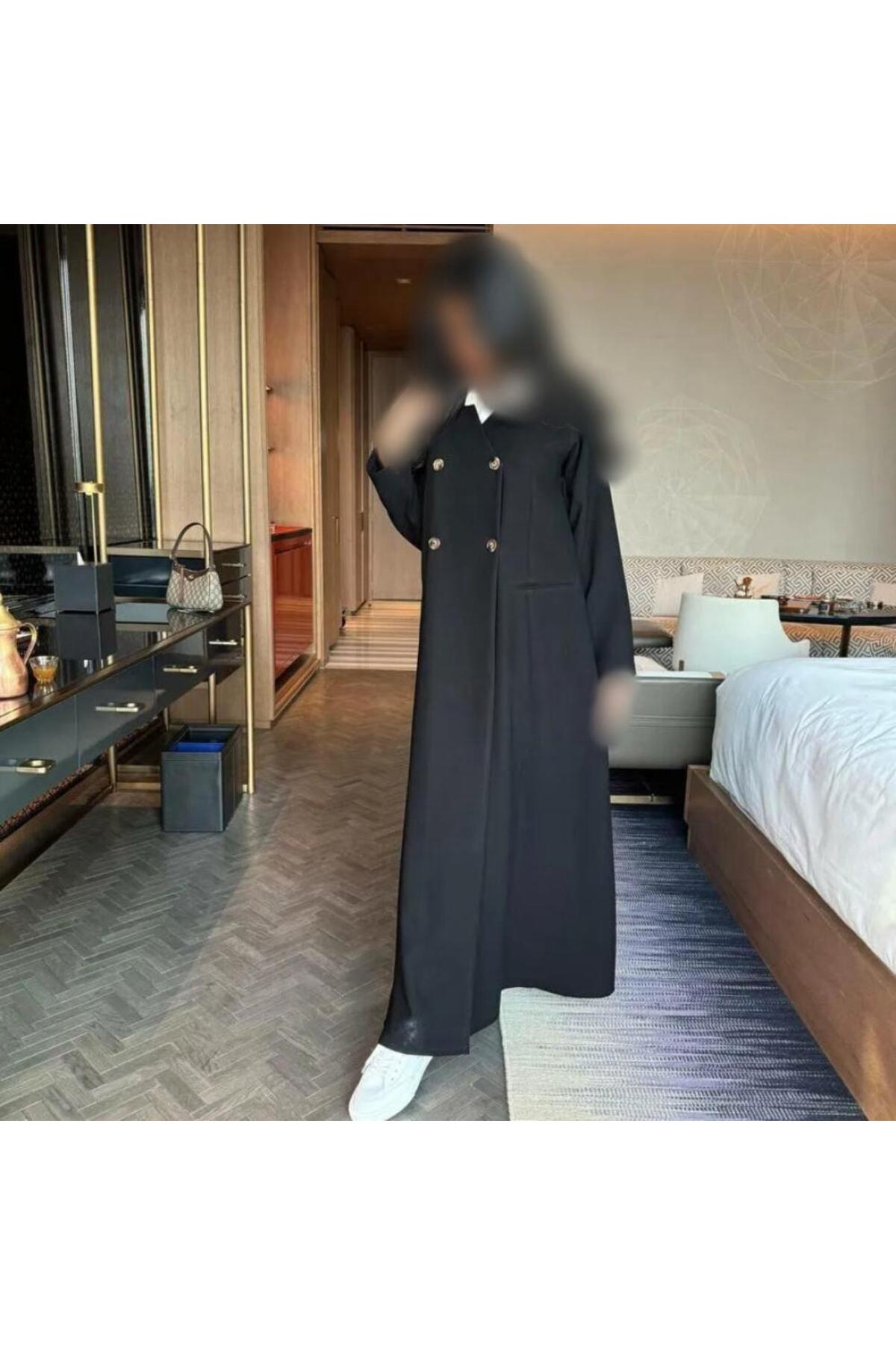 عباية سوداء بأزرار