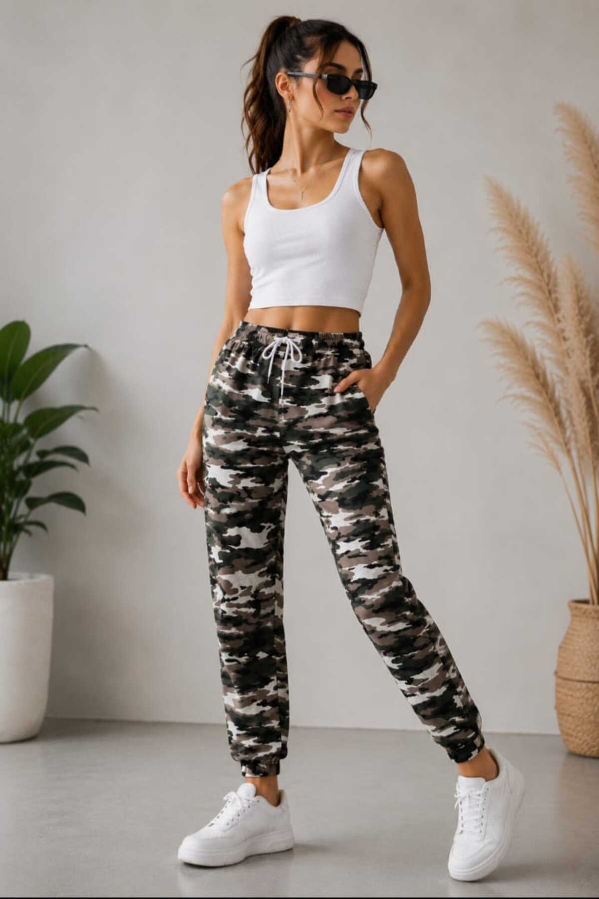 شلوار استتار طرح خیابانی با جیب‌های کمر کشی و بند کشی — سفید camouflage1 — تصویر 2 از 3