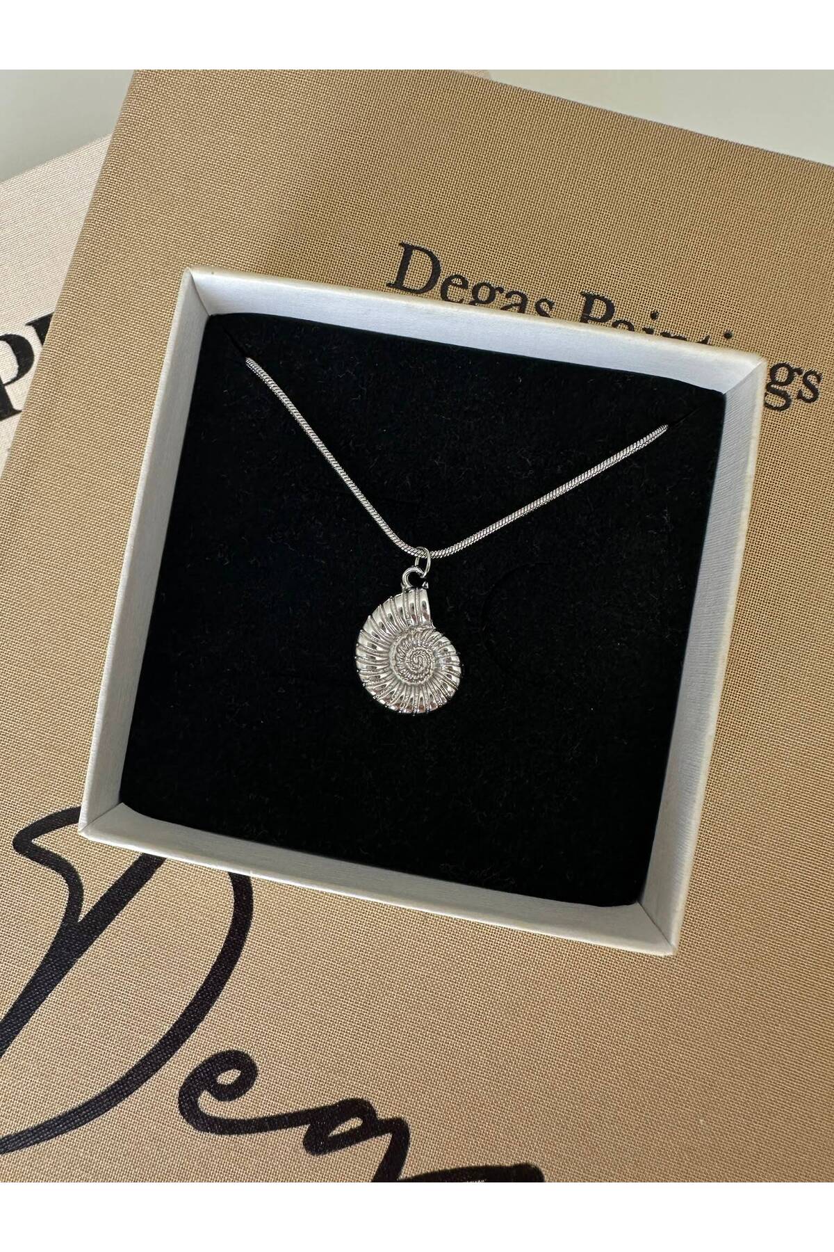 Deniz Kabuğu Charm Çelik Zincirli 45 cm Yazlık Gümüş Kolye - Detay Görseli 3