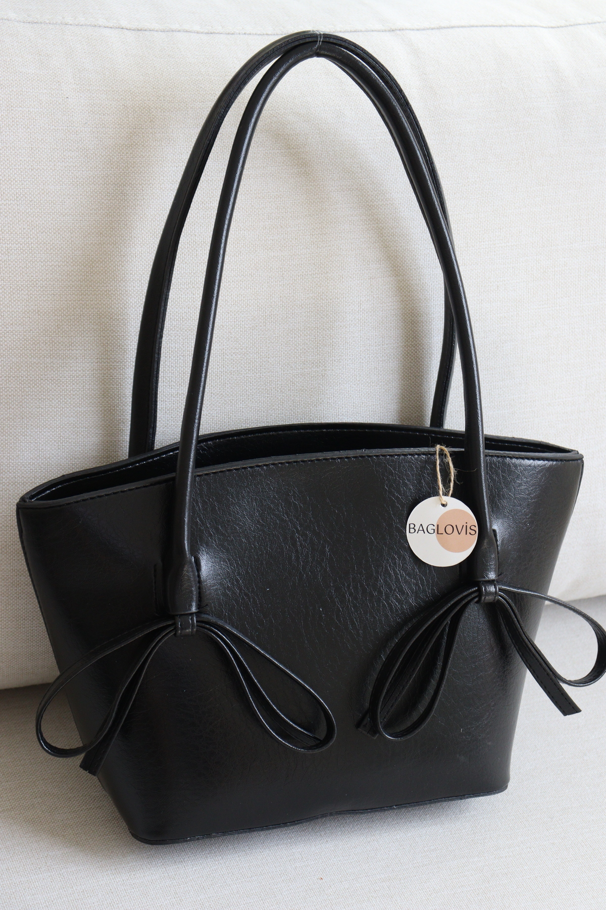 Soft Leather Shoulder Bag with Lace Detail Large Inner Volume Sleeve Bag En33 Size23