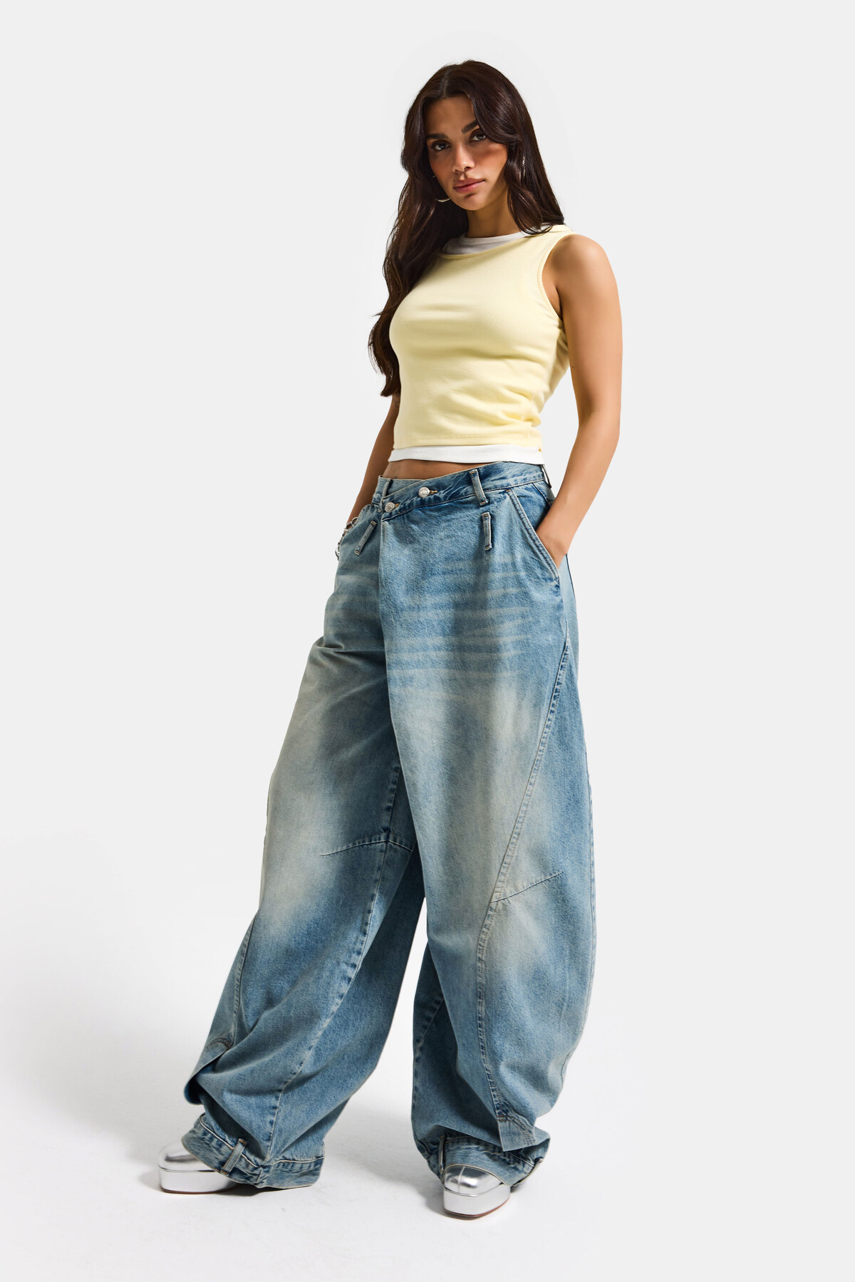 it's basic  Kadın Kot Rengi 4s6-32 Süper Baggy Fit Kemer Detaylı Özel Tasarım Denim Jean - Görsel 4