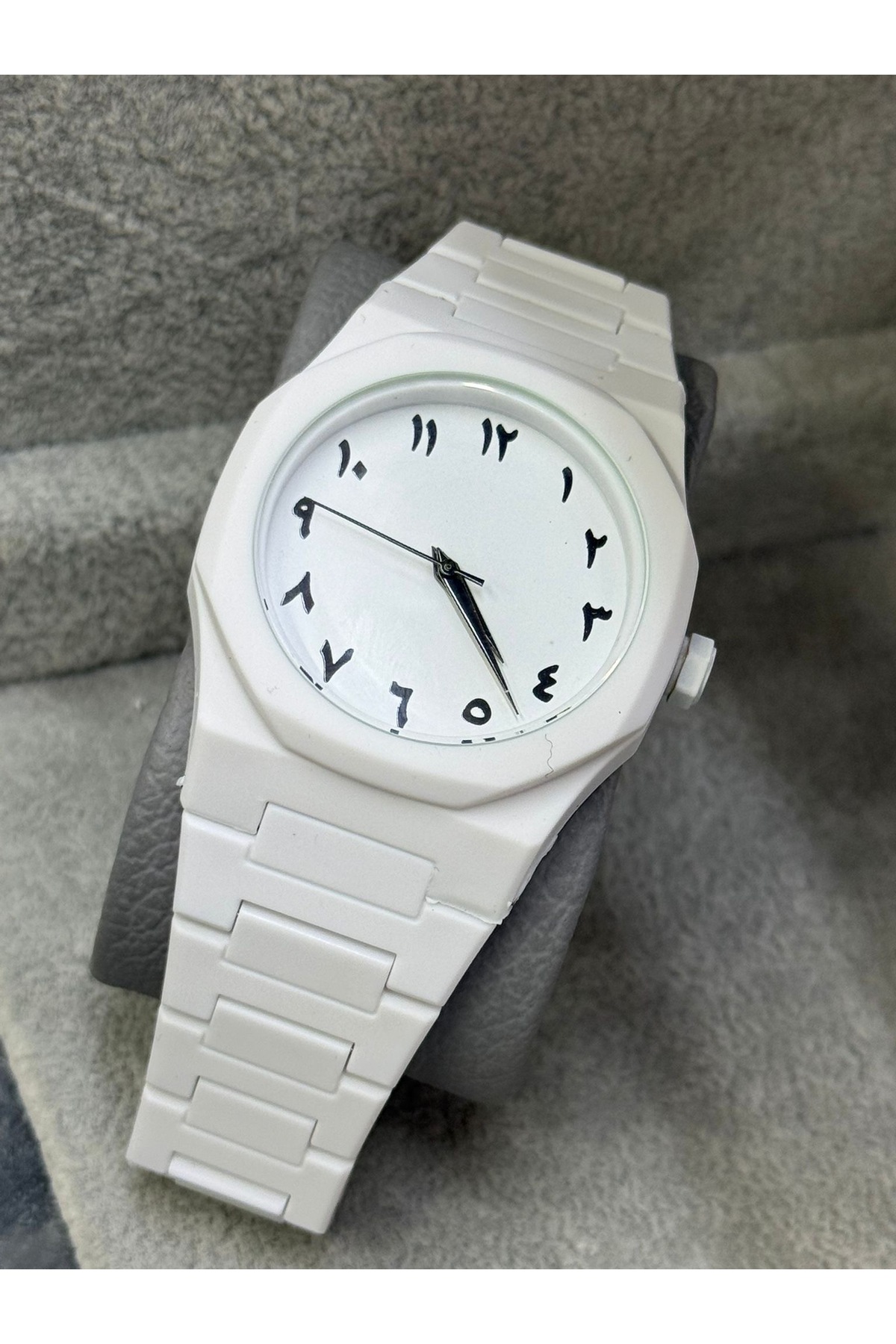 ATKGİYİM Pvc kaplama kol saati Minimalist Tasarım Quartz Kadın/Erkek Kol Saati - İkonik Kasa Mat Siyah ve Beyaz Seçenekli
