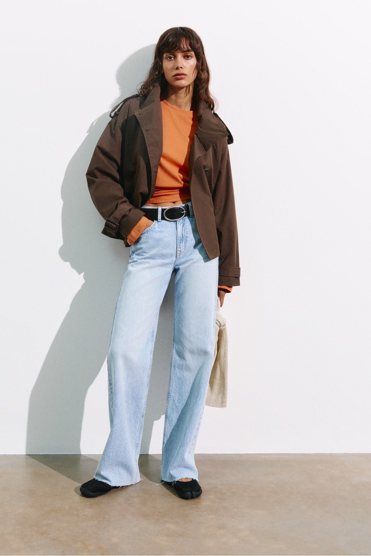 Pull & Bear Kuşaklı kısa trençkot görsel 2