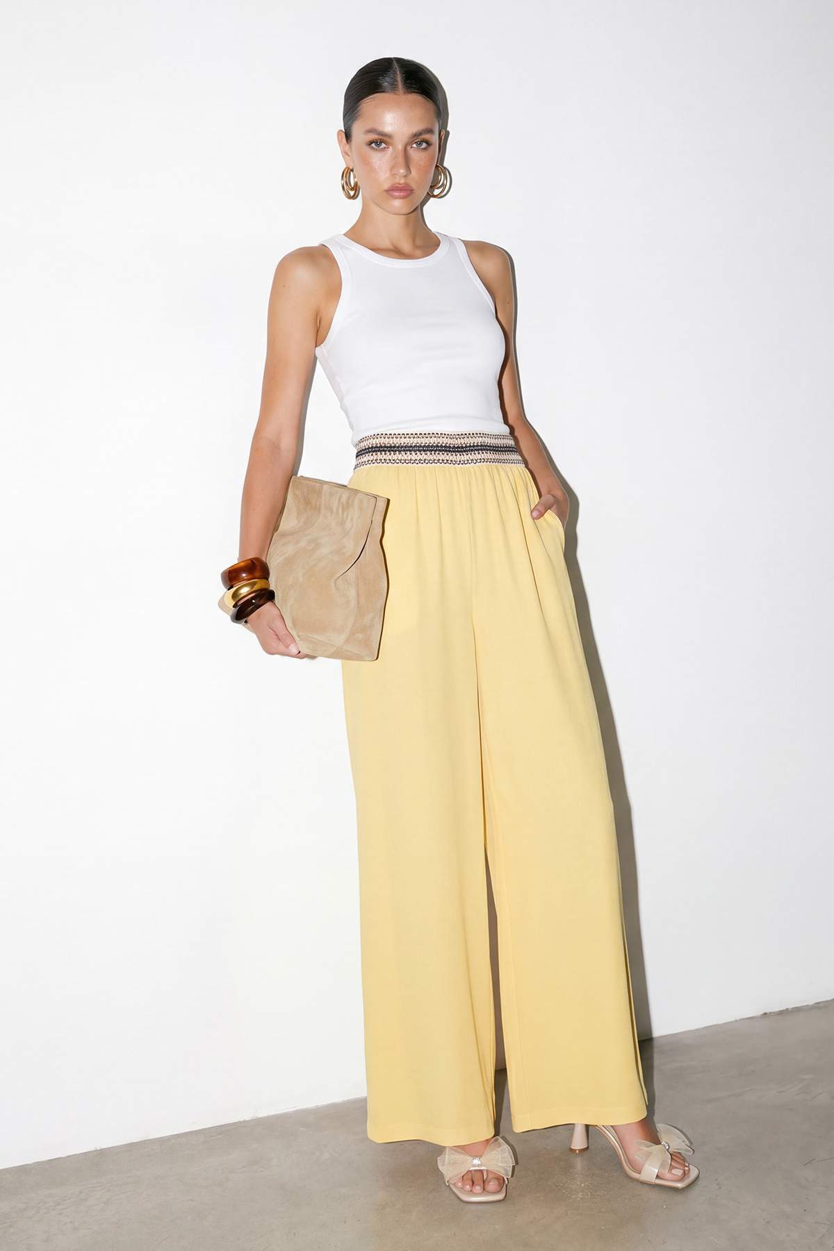 Drop by Trendyolmilla Sarı Nakışlı Lastikli Bel Geniş Paça Pantolon TDRSS26PL00018