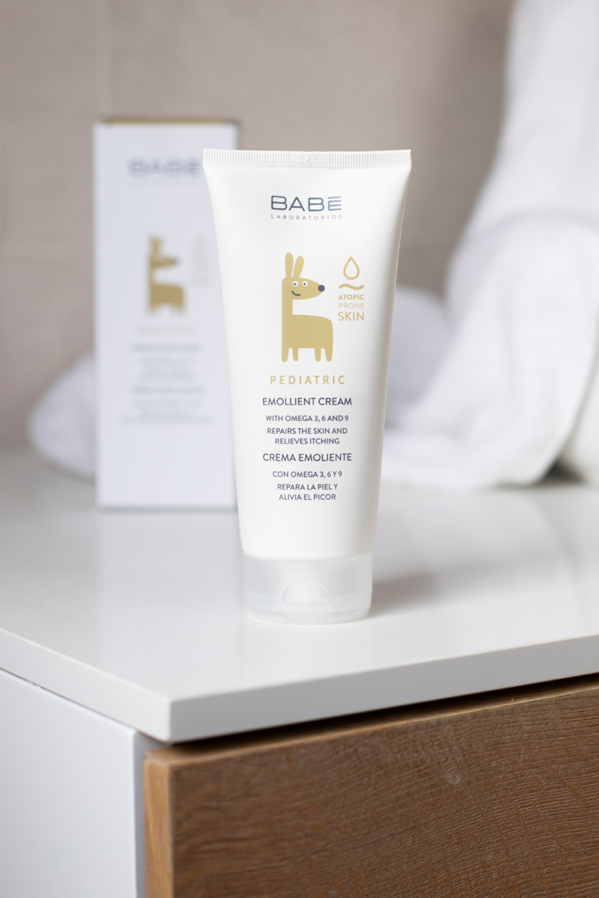 Pediatric Atopic Skin Emollient Cream 200ml - Bebek ve Çocuklar İçin Besleyici Vücut Kremi — 8437000945727 — تصویر 5 از 8